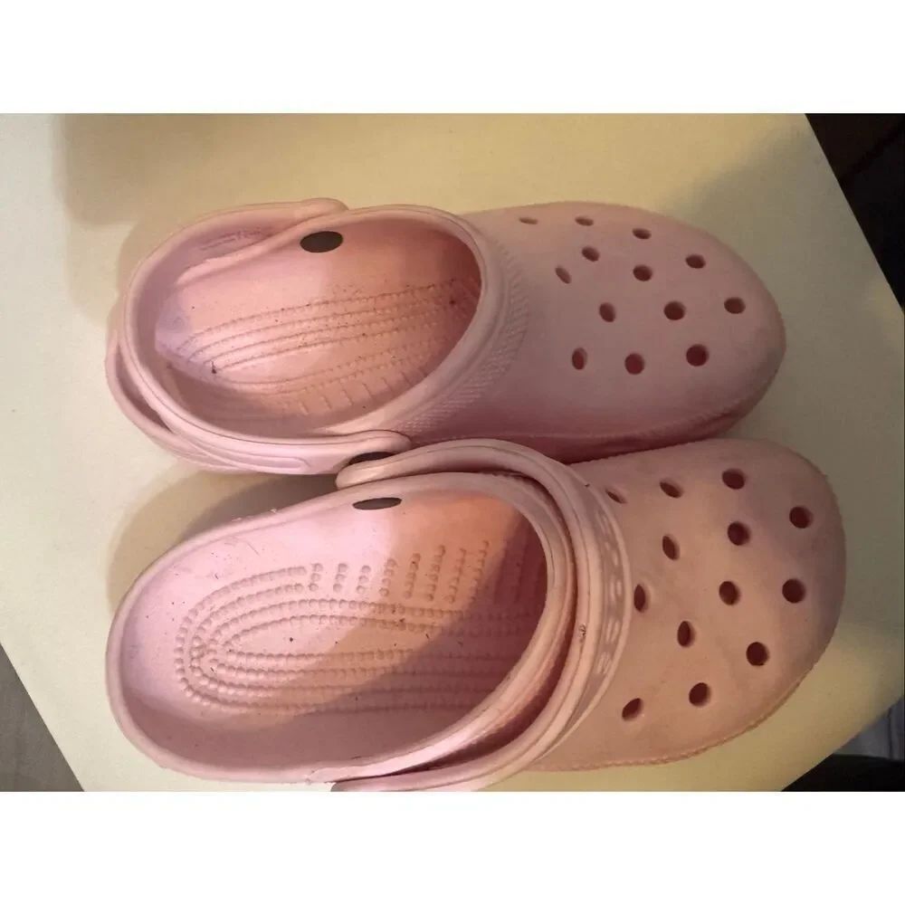 Crocs Women's Lightweight Slip-on Classic Clog Sandals Pink Size 6